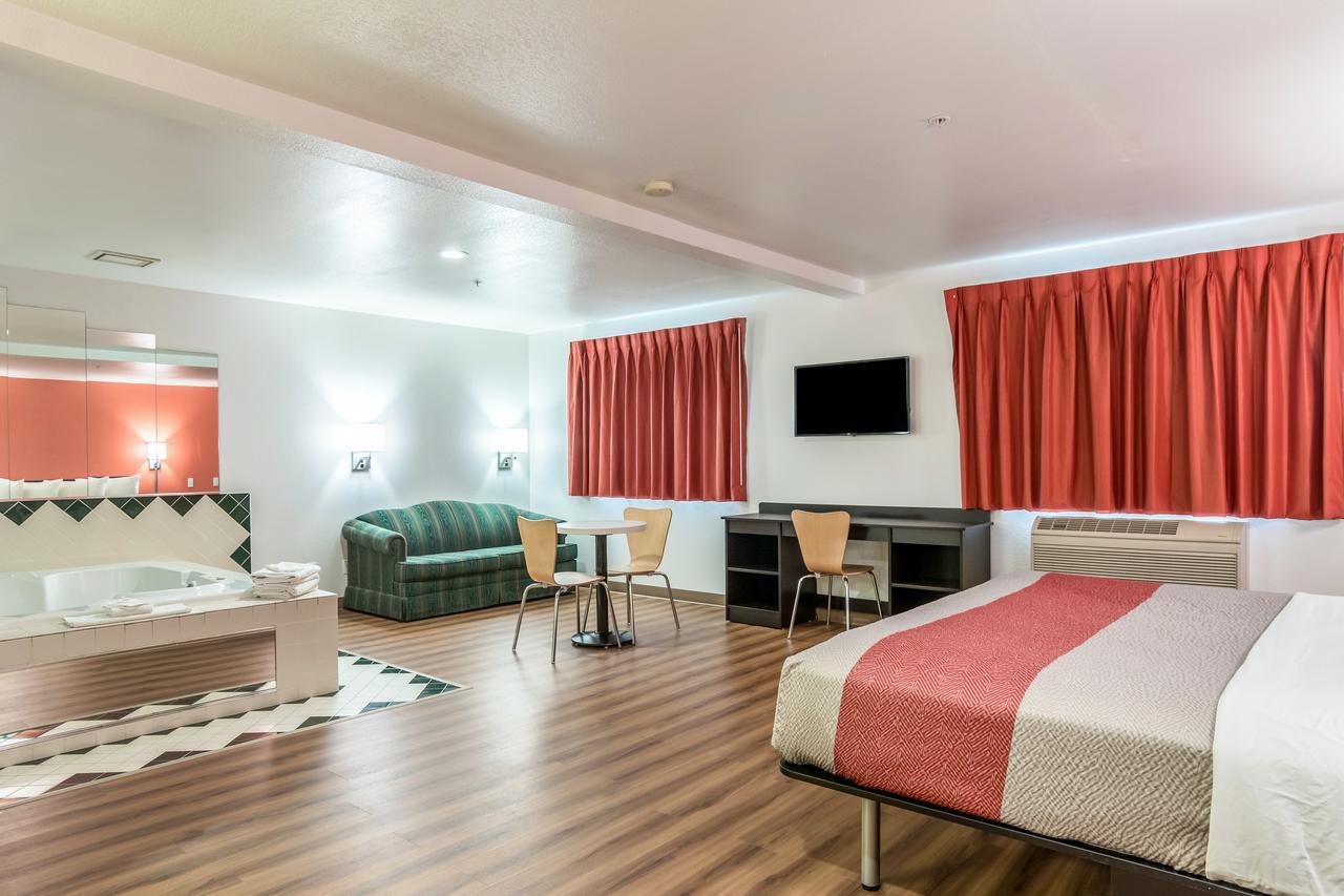 Motel 6-Barkeyville, Pa Εξωτερικό φωτογραφία