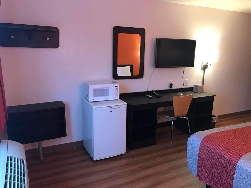 Motel 6-Barkeyville, Pa Εξωτερικό φωτογραφία