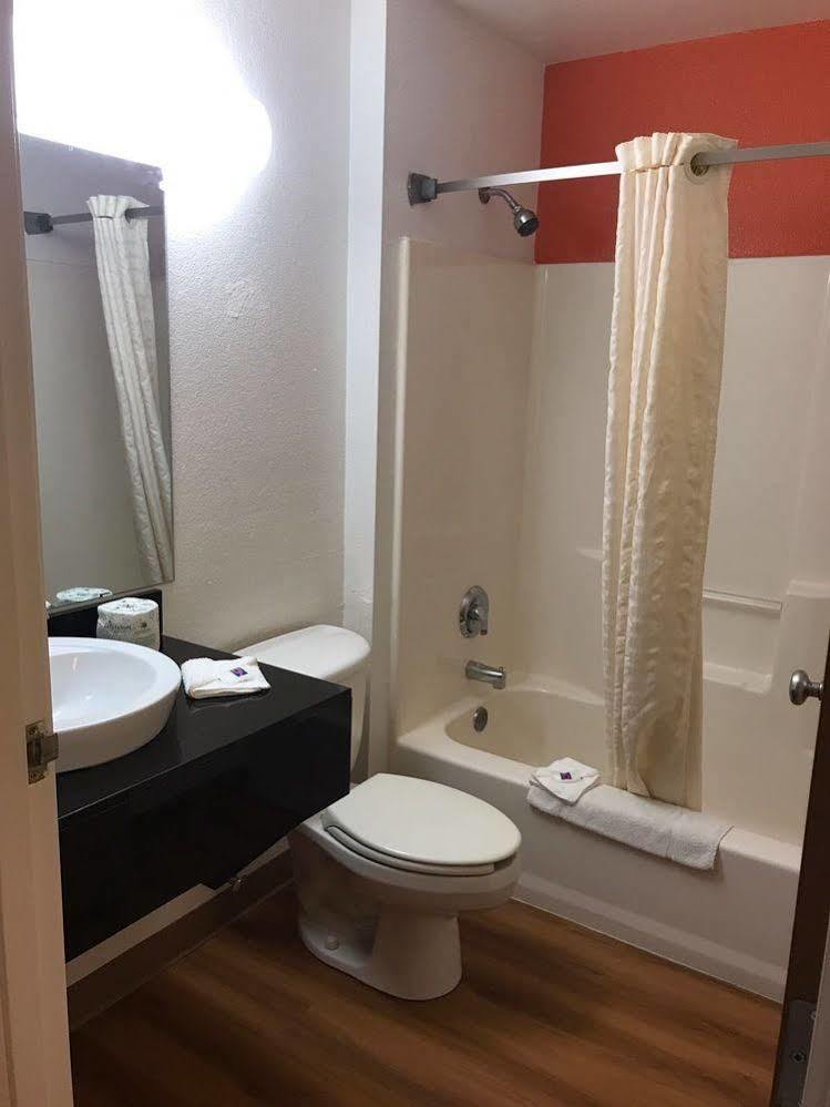 Motel 6-Barkeyville, Pa Εξωτερικό φωτογραφία